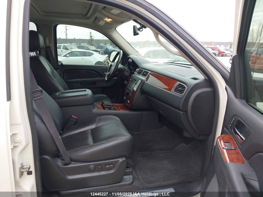 3GNTKGE7XDG102629 2013 CHEVROLET AVALANCHE photo no. 5