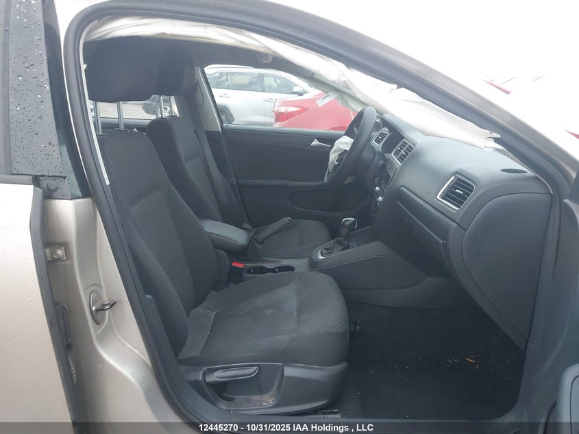 3VW2K7AJ4EM249583 2014 VOLKSWAGEN JETTA photo no. 5