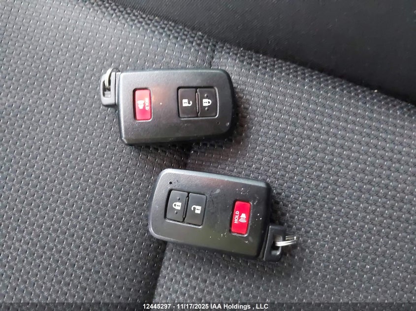 JTMRJREV9JD227209 2018 TOYOTA RAV 4 photo no. 11