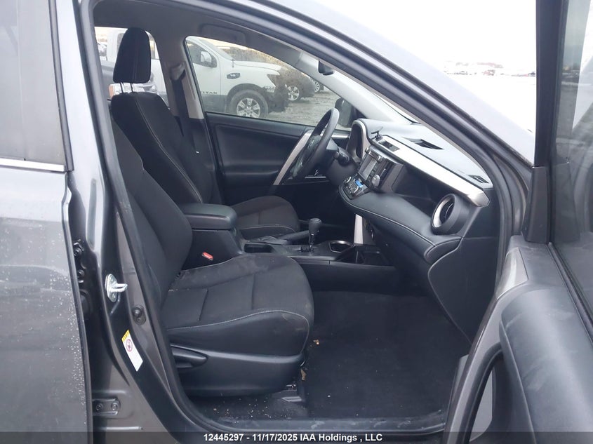 JTMRJREV9JD227209 2018 TOYOTA RAV 4 photo no. 5