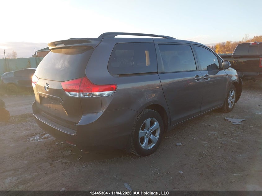 5TDKK3DC6DS356285 2013 TOYOTA SIENNA photo no. 4