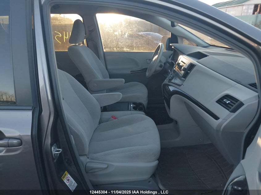 5TDKK3DC6DS356285 2013 TOYOTA SIENNA photo no. 5
