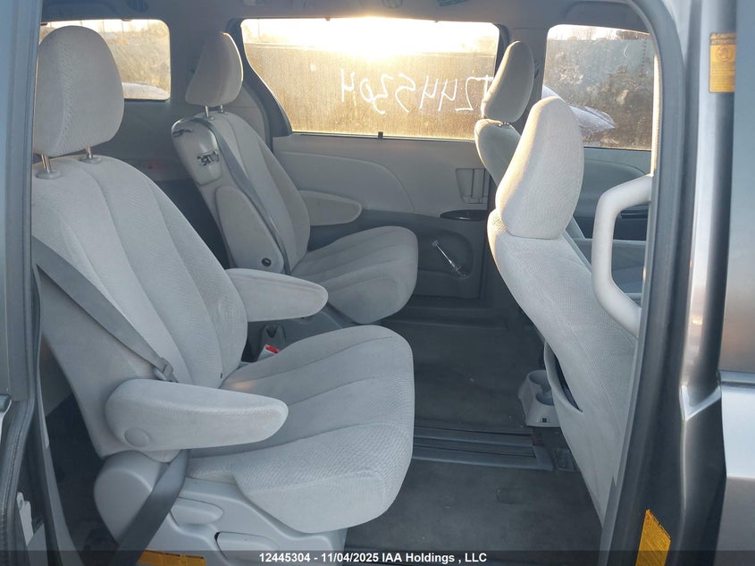 5TDKK3DC6DS356285 2013 TOYOTA SIENNA photo no. 8