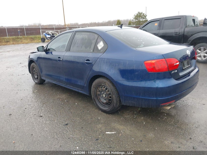 3VW2K7AJ2EM335717 2014 VOLKSWAGEN JETTA photo no. 3