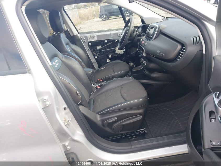 ZFBCFYCT2GP452827 2016 FIAT 500X photo no. 5