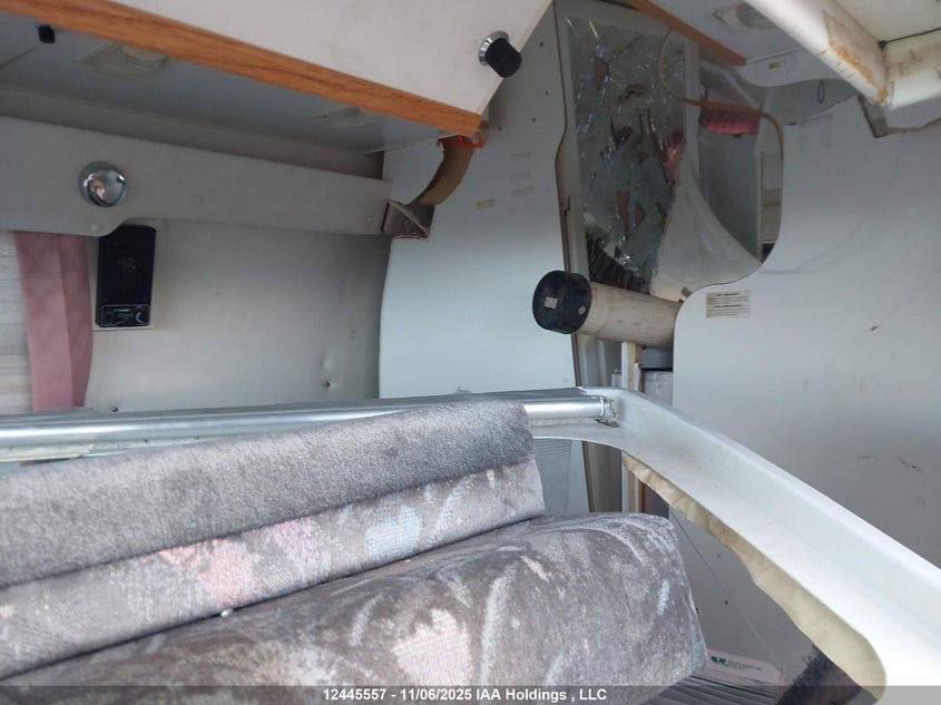 2B6KB31Z9WK156101 1998 DODGE RAM VAN photo no. 8