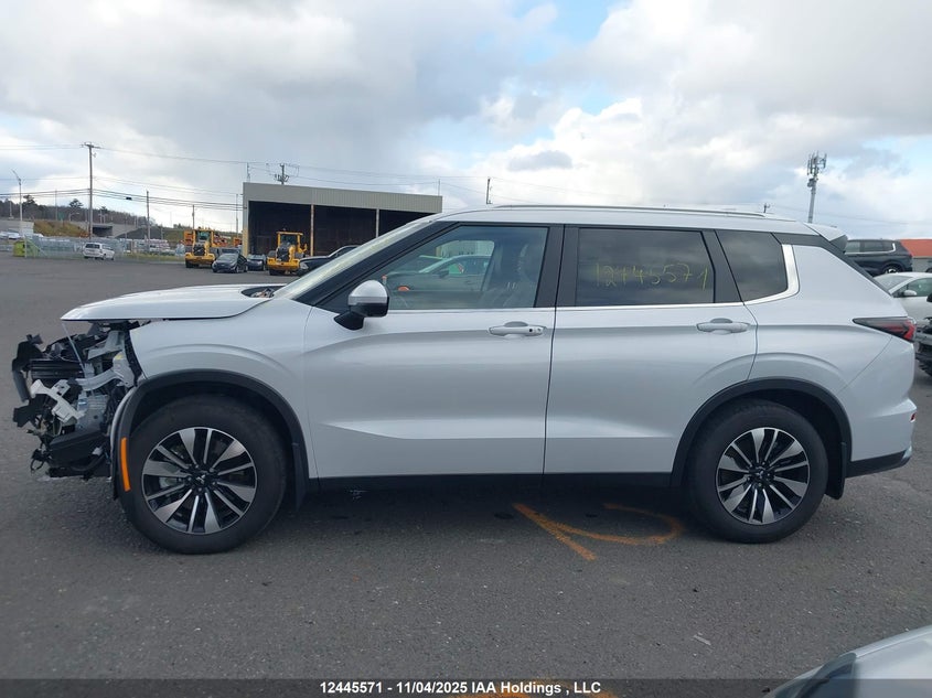 JA4J4VA80SZ618177 2025 MITSUBISHI OUTLANDER photo no. 15