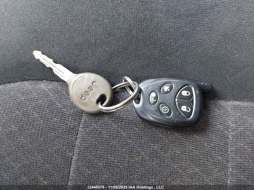 1J4GL58K14W237120 2004 JEEP LIBERTY (NORTH AMERICA) photo no. 11