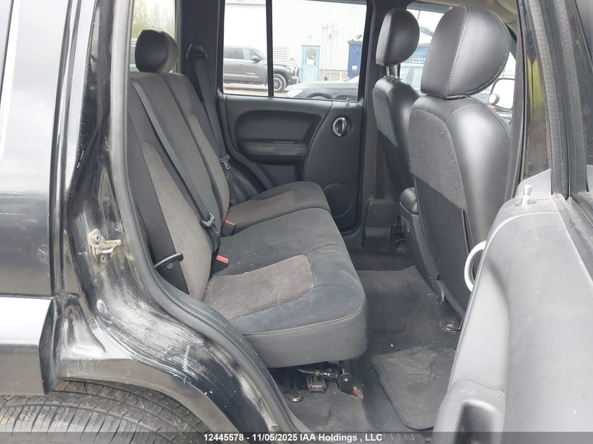 1J4GL58K14W237120 2004 JEEP LIBERTY (NORTH AMERICA) photo no. 8