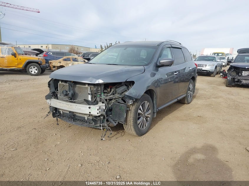 5N1DR2MM4JC675667 2018 NISSAN PATHFINDER photo no. 2