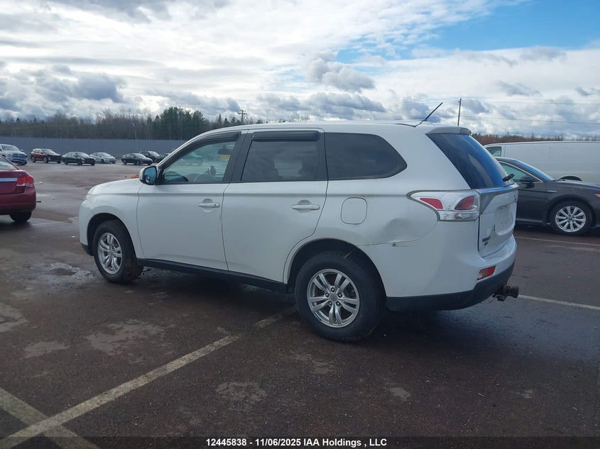 JA4AZ2A3XEZ604084 2014 MITSUBISHI OUTLANDER photo no. 3