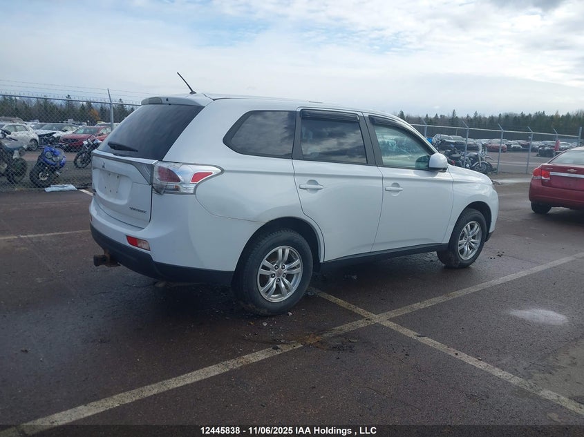 JA4AZ2A3XEZ604084 2014 MITSUBISHI OUTLANDER photo no. 4