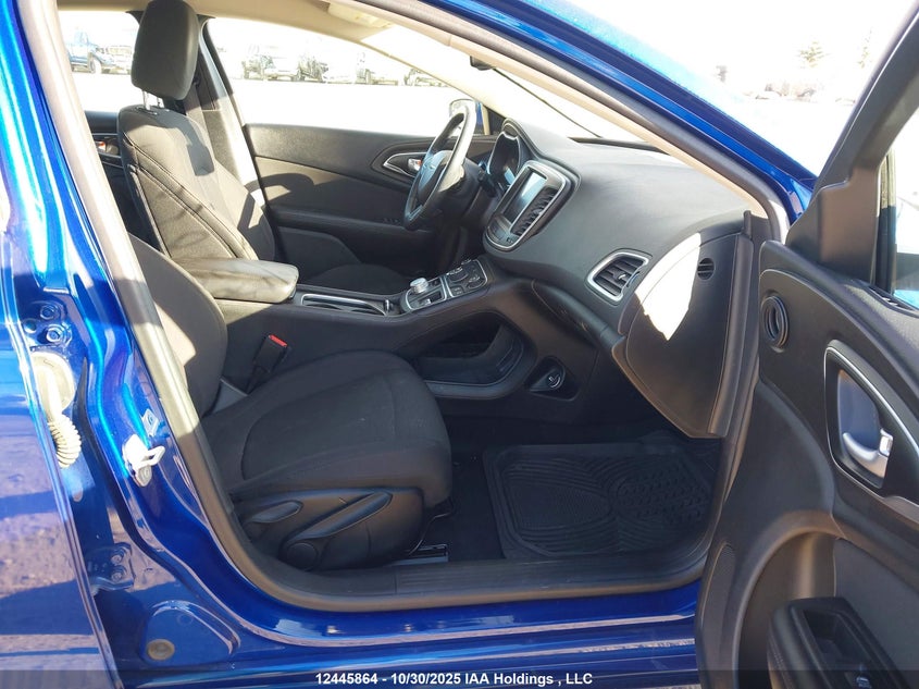 1C3CCCAB9GN140510 2016 CHRYSLER 200 photo no. 5