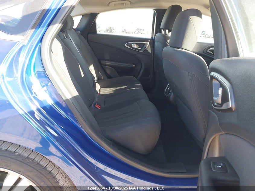 1C3CCCAB9GN140510 2016 CHRYSLER 200 photo no. 8
