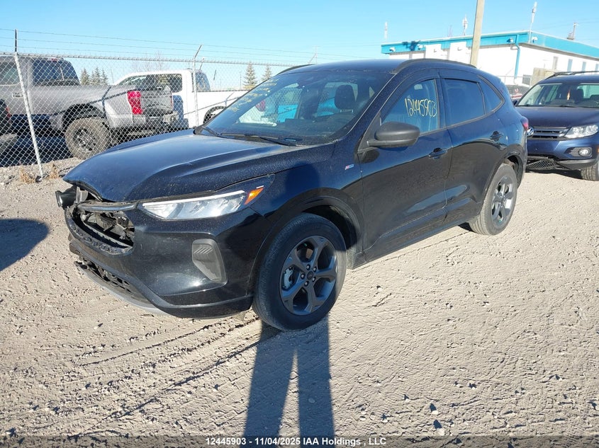 1FMCU9MZ5PUA40961 2023 FORD ESCAPE photo no. 2
