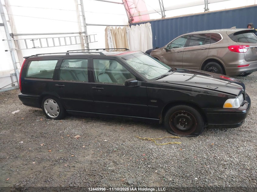 1998 Volvo V70 T5 Turbo VIN: YV1LW5340W3385374 Lot: 12445996