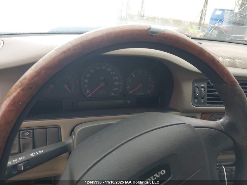 1998 Volvo V70 T5 Turbo VIN: YV1LW5340W3385374 Lot: 12445996