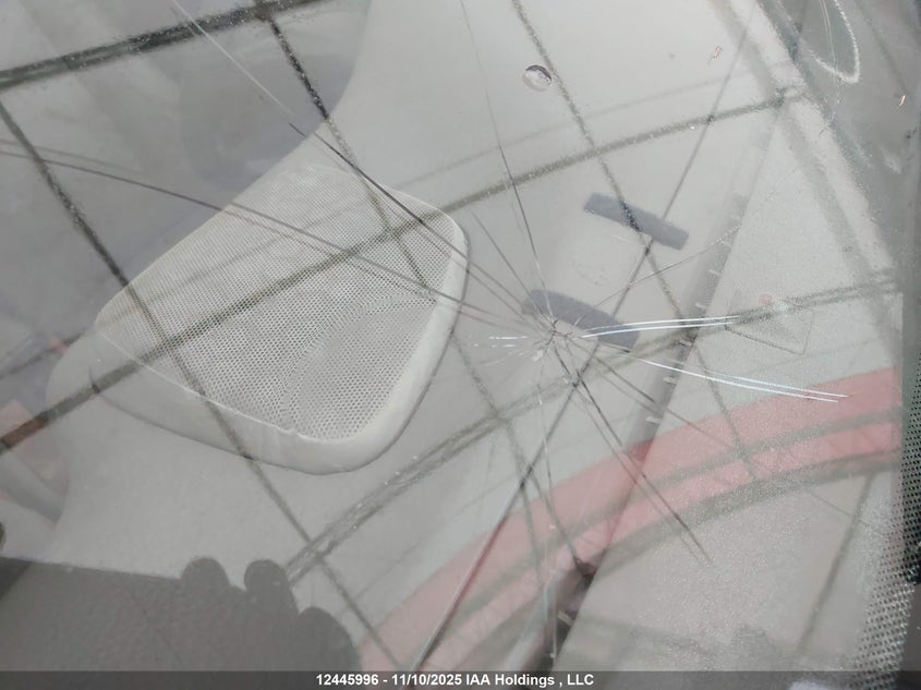 1998 Volvo V70 T5 Turbo VIN: YV1LW5340W3385374 Lot: 12445996