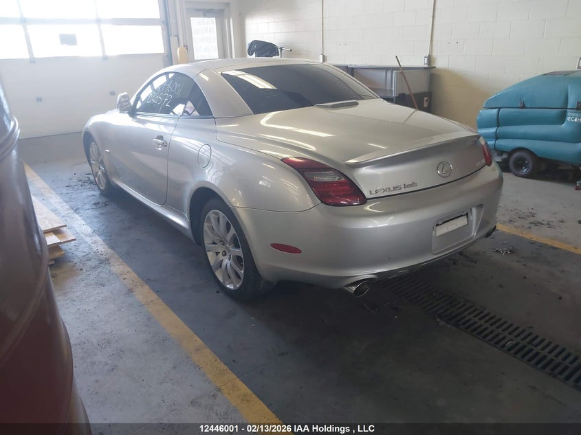 JTHFN45YX99020572 2009 LEXUS SC photo no. 3