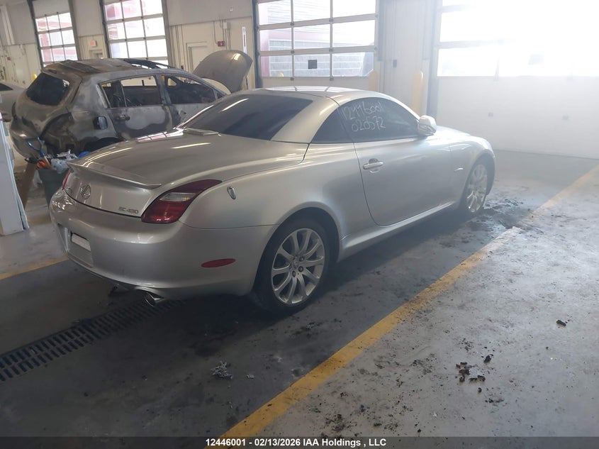 JTHFN45YX99020572 2009 LEXUS SC photo no. 4