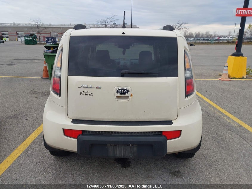 KNDJT2A28A7153189 2010 KIA SOUL photo no. 17