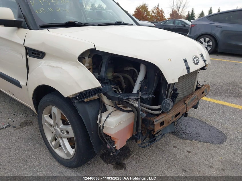 KNDJT2A28A7153189 2010 KIA SOUL photo no. 21