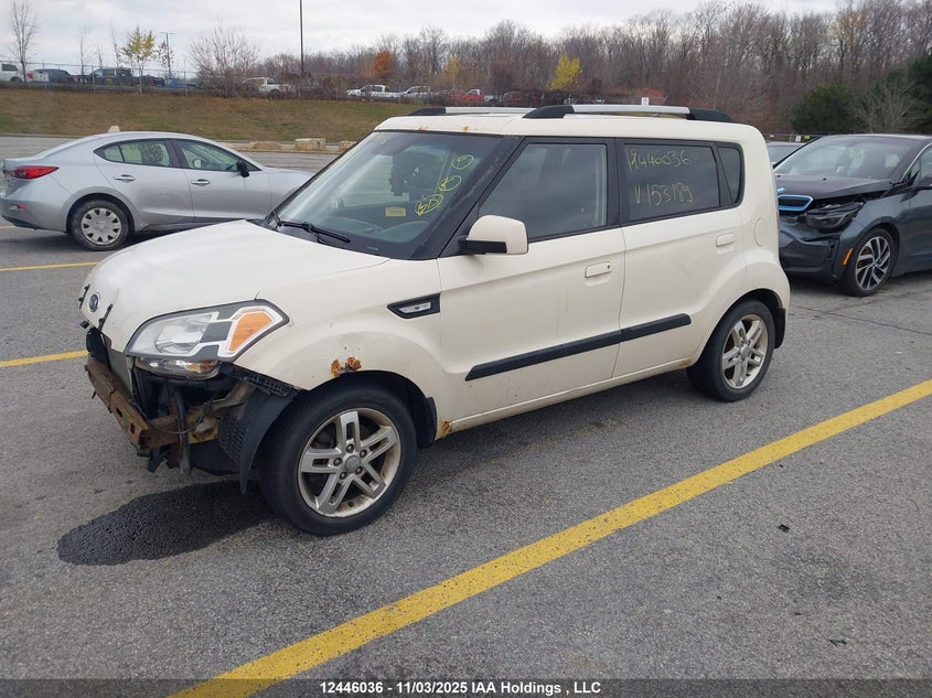 KNDJT2A28A7153189 2010 KIA SOUL photo no. 2