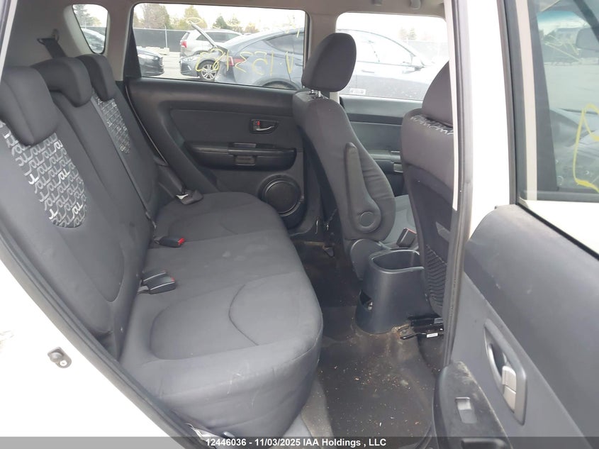 KNDJT2A28A7153189 2010 KIA SOUL photo no. 8