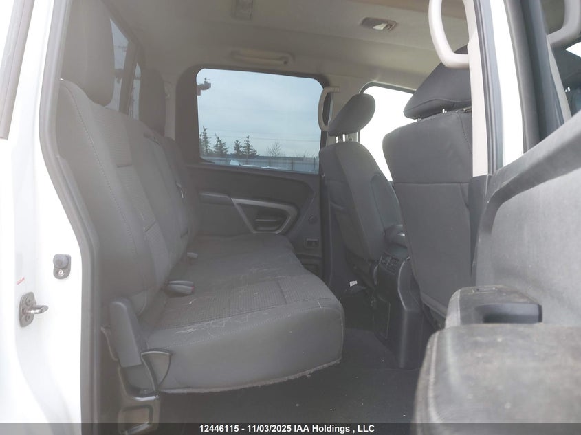 2015 Nissan Titan Pro-4X/S/Sl/Sv VIN: 1N6AA0EC1FN505431 Lot: 12446115