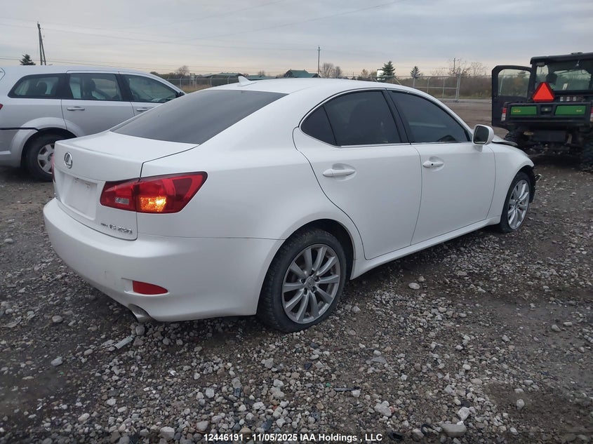 JTHCK262982020385 2008 LEXUS IS photo no. 4