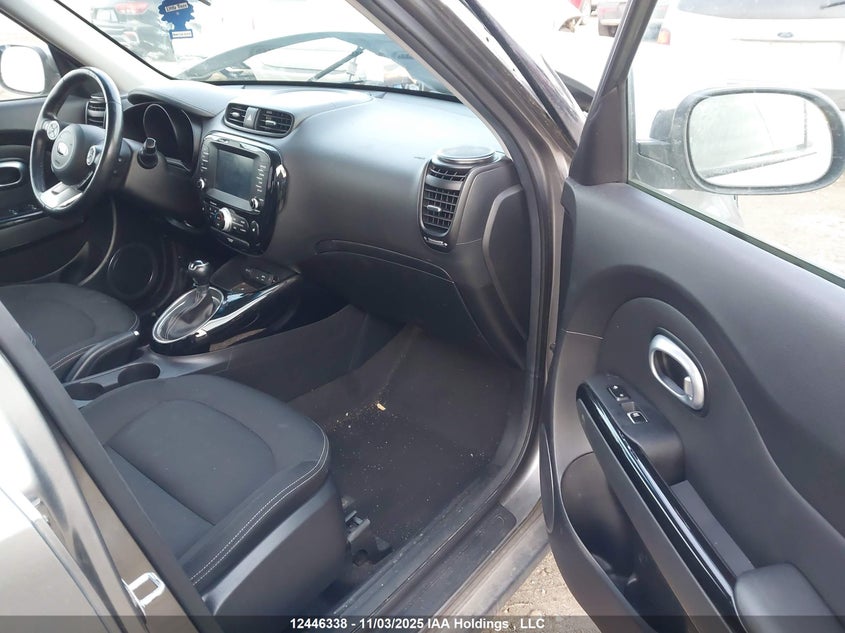 KNDJP3A51H7414046 2017 KIA SOUL photo no. 5