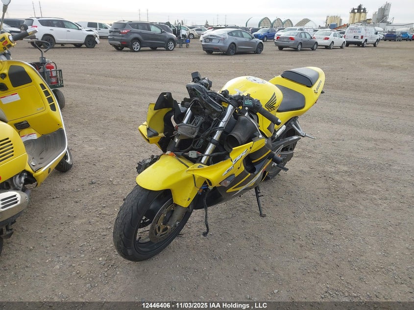 JH2PC352X2M301251 2002 HONDA CBR photo no. 2