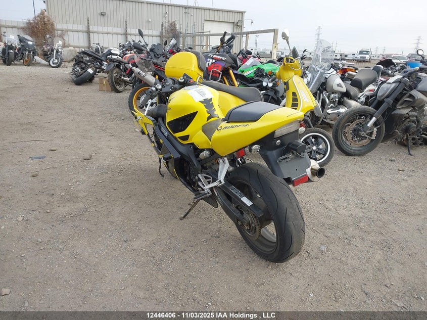 JH2PC352X2M301251 2002 HONDA CBR photo no. 3