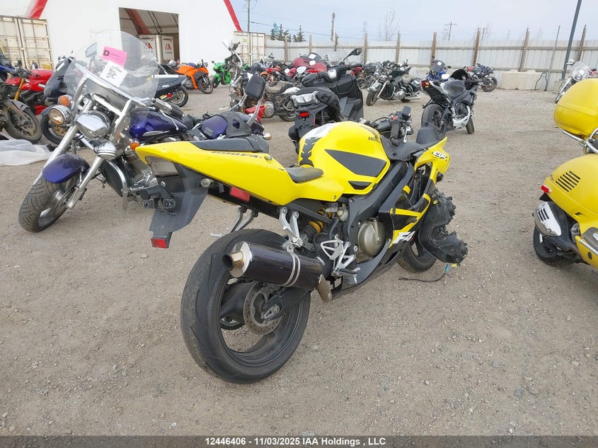 JH2PC352X2M301251 2002 HONDA CBR photo no. 4