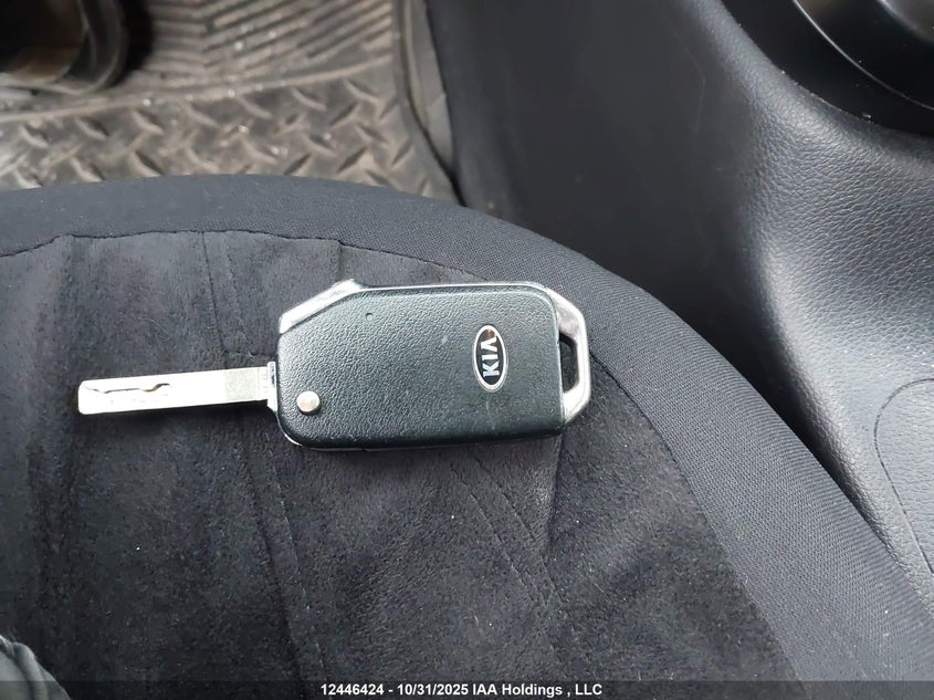 KNDJ33AU1L7121419 2020 KIA SOUL photo no. 11