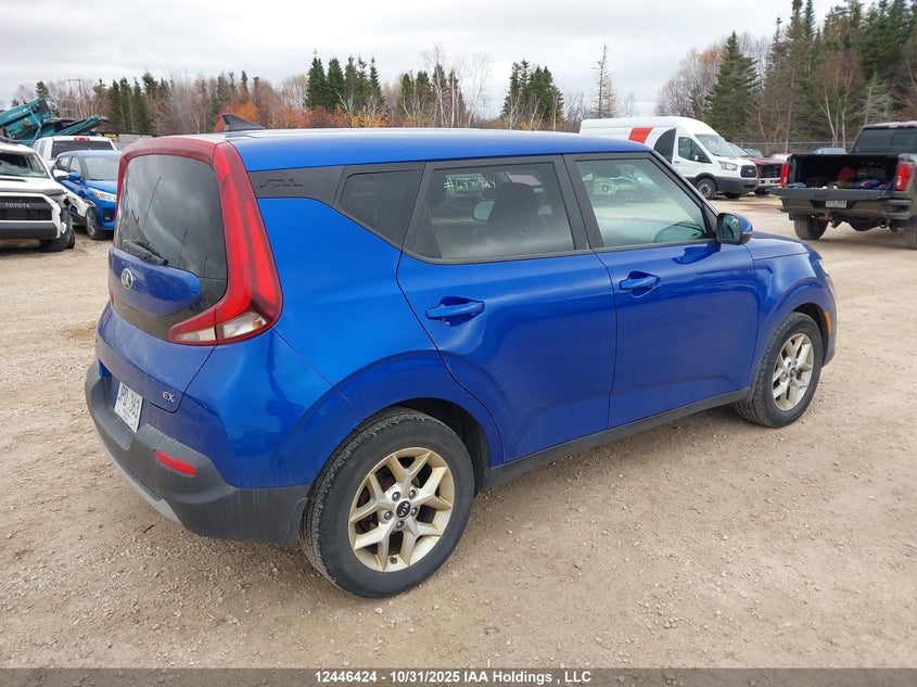 KNDJ33AU1L7121419 2020 KIA SOUL photo no. 4