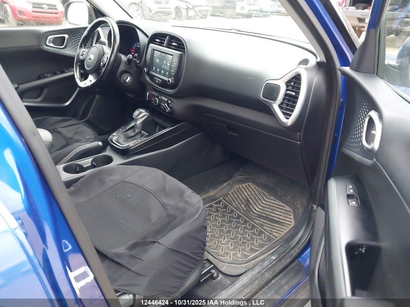 KNDJ33AU1L7121419 2020 KIA SOUL photo no. 5
