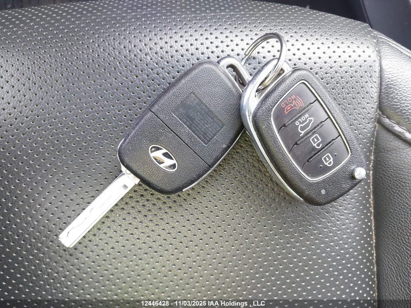 5XYZUDLB9HG499659 2017 HYUNDAI SANTA FE photo no. 11