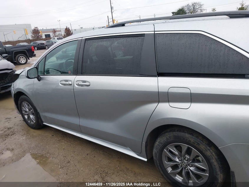 2024 Toyota Sienna Le/Xse/Limited/Platinum VIN: 5TDGSKFC3RS111304 Lot: 12446459
