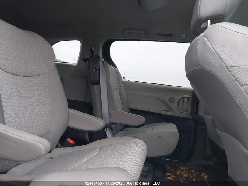 2024 Toyota Sienna Le/Xse/Limited/Platinum VIN: 5TDGSKFC3RS111304 Lot: 12446459