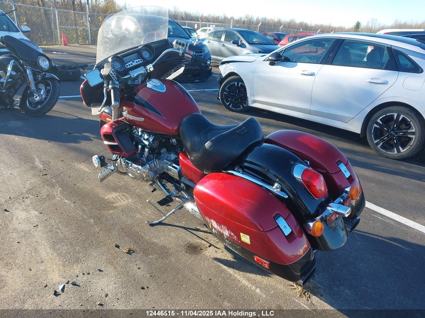 1HFSC41211A200085 2001 HONDA GL photo no. 3