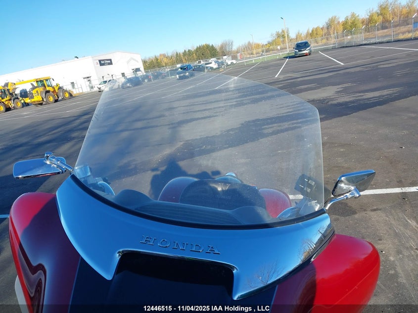 1HFSC41211A200085 2001 HONDA GL photo no. 5