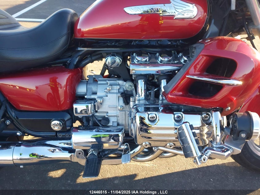1HFSC41211A200085 2001 HONDA GL photo no. 8