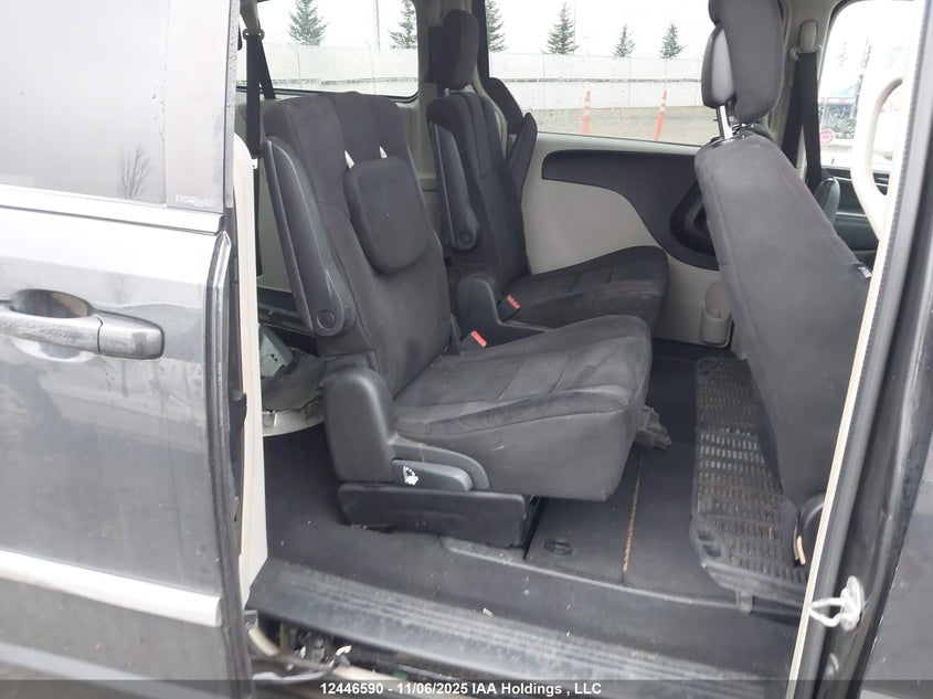 2011 Chrysler Town & Country Touring VIN: 2A4RR5DG7BR727107 Lot: 12446590