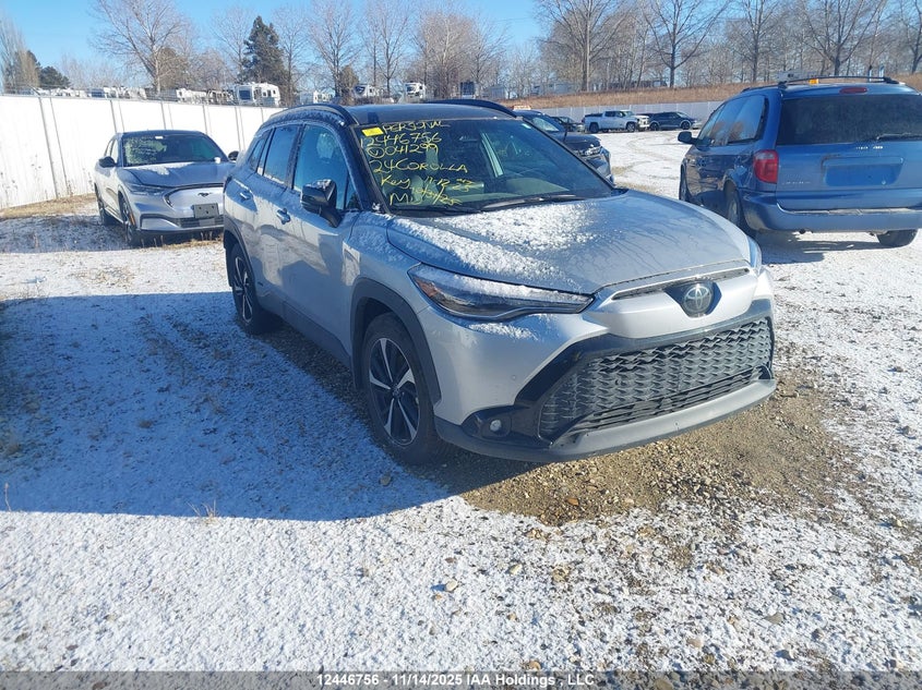 7MUFBABG8RV041299 2024 Toyota Corolla Cross Hybrid Xse auction photo 1