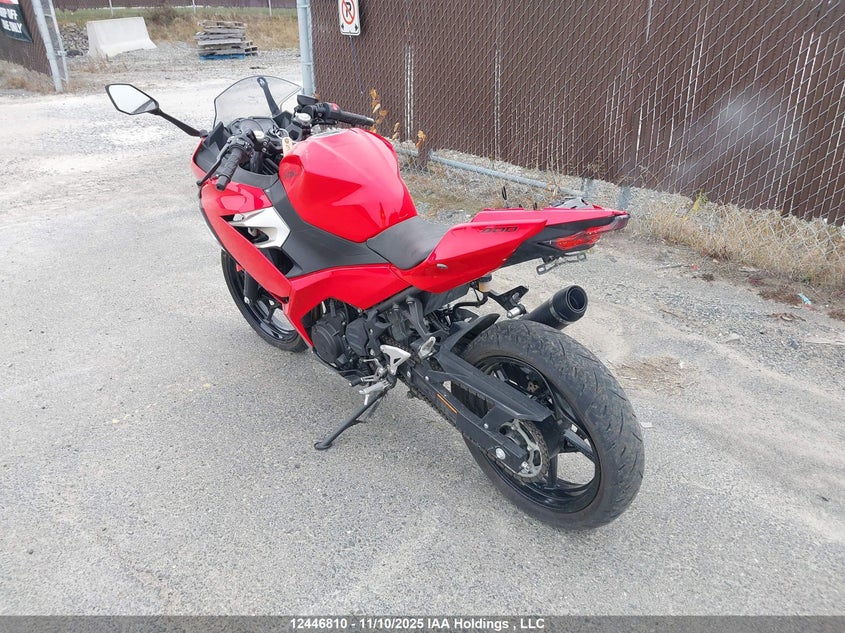 JKAEXKG16JDA01723 2018 KAWASAKI EX photo no. 3