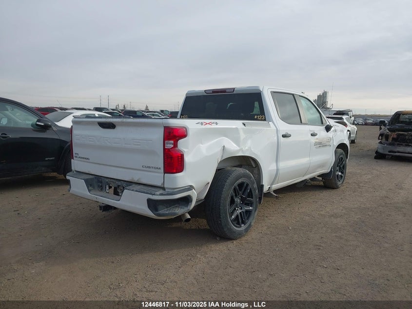 1GCPDBEK0PZ246559 2023 CHEVROLET SILVERADO photo no. 4
