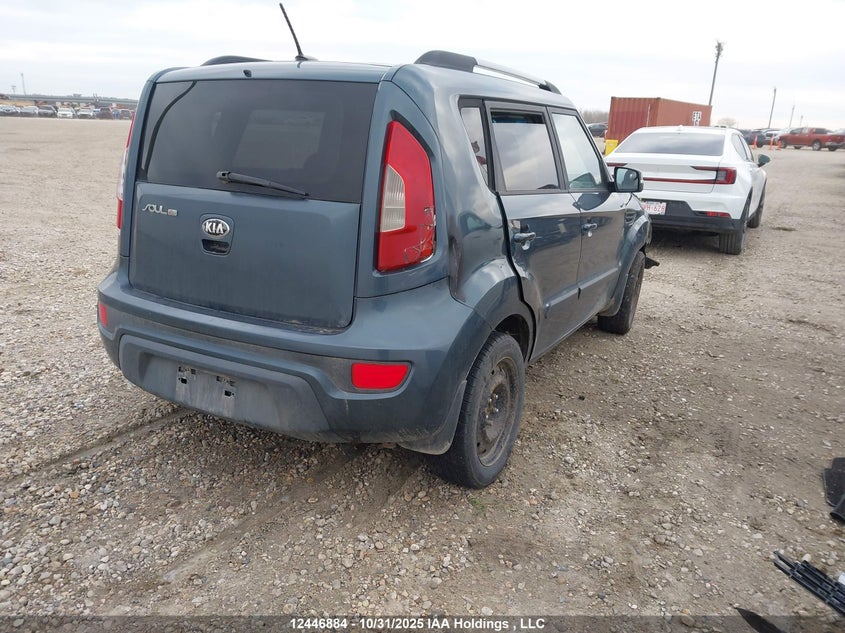 KNDJT2A69D7518339 2013 KIA SOUL photo no. 4
