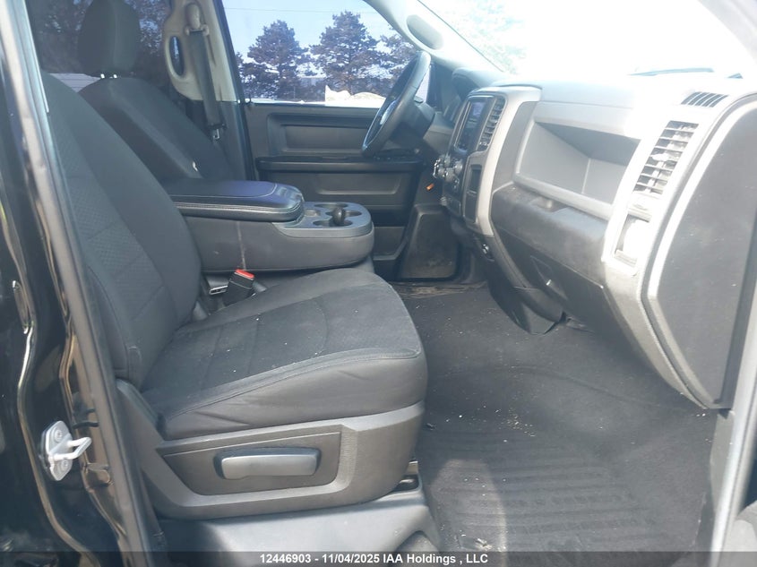 1C6RR7FG6KS661024 2019 RAM 1500 photo no. 5
