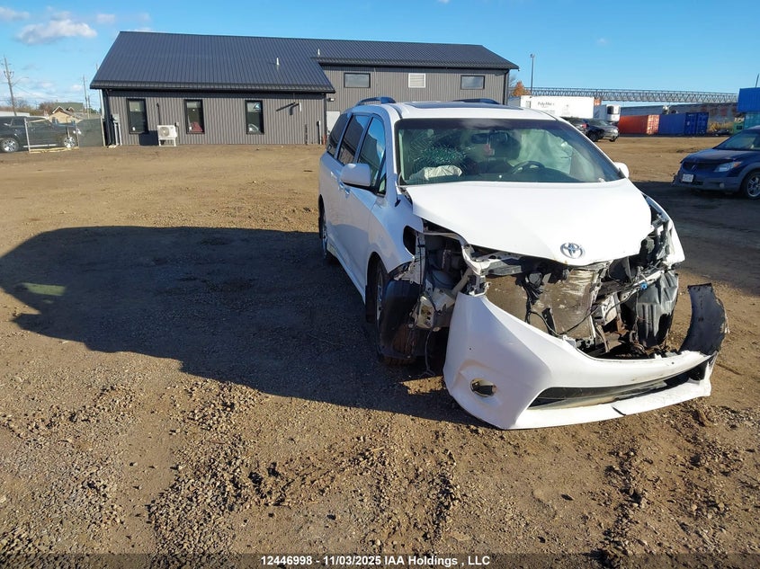 5TDXK3DCXDS331119 2013 TOYOTA SIENNA photo no. 4